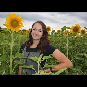 Meet your Posher, Abbie